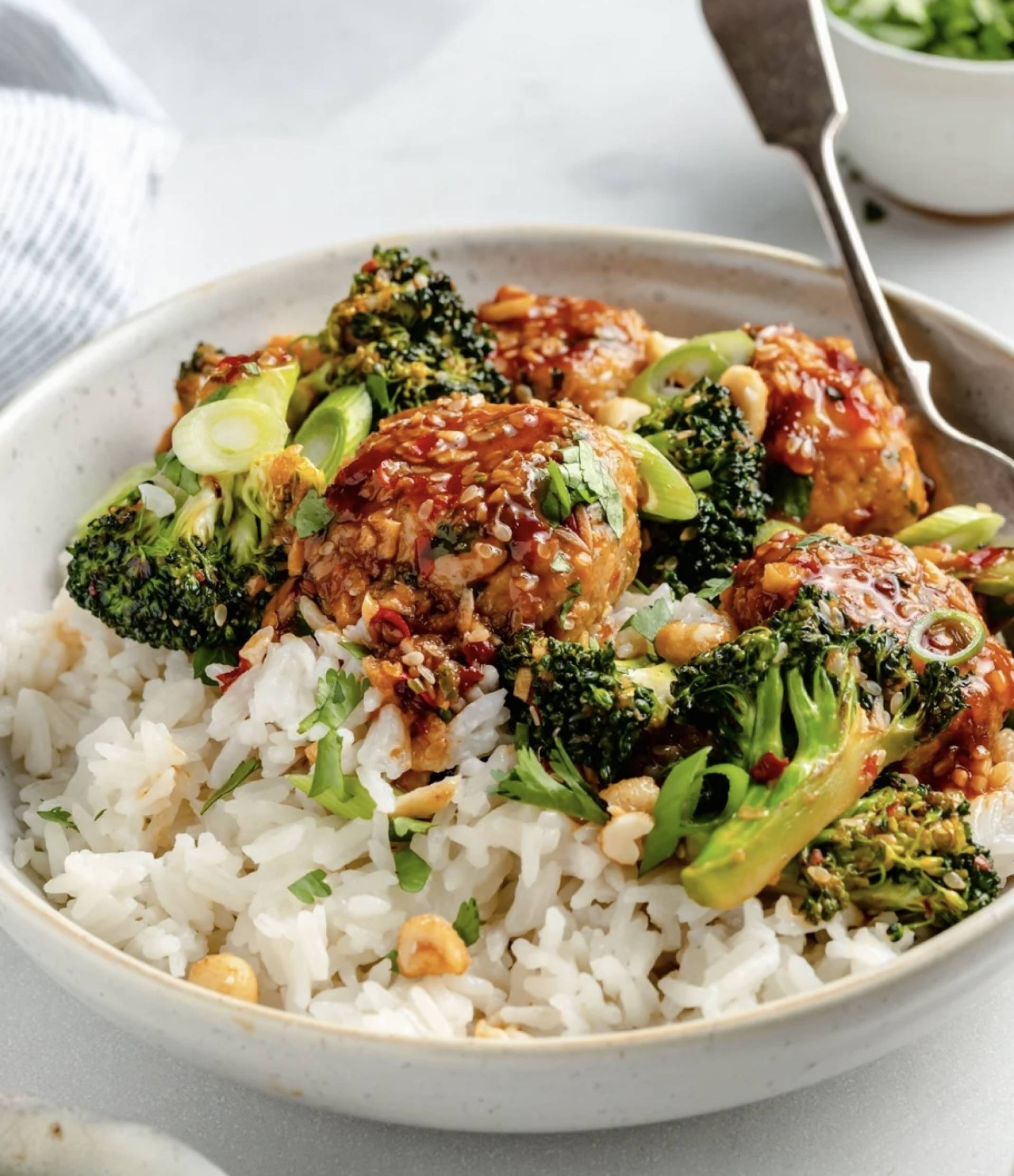 Sweet & Spicy Sesame Meatball Bowl